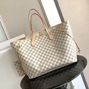 Louis Vuitton Neverfull Beige Lining Bag